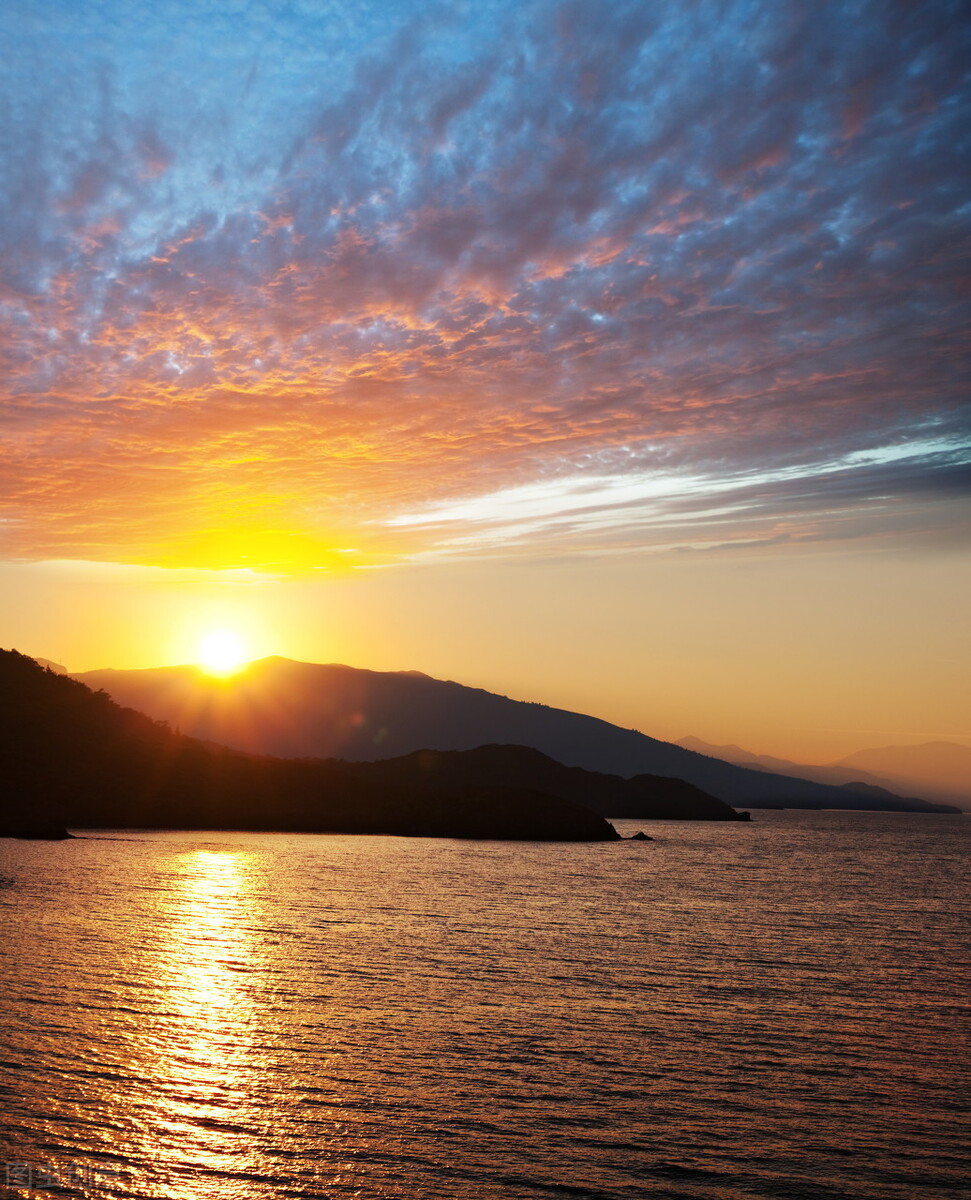 在那个遥远的城市漂泊久了，不知还有多少温情的时光